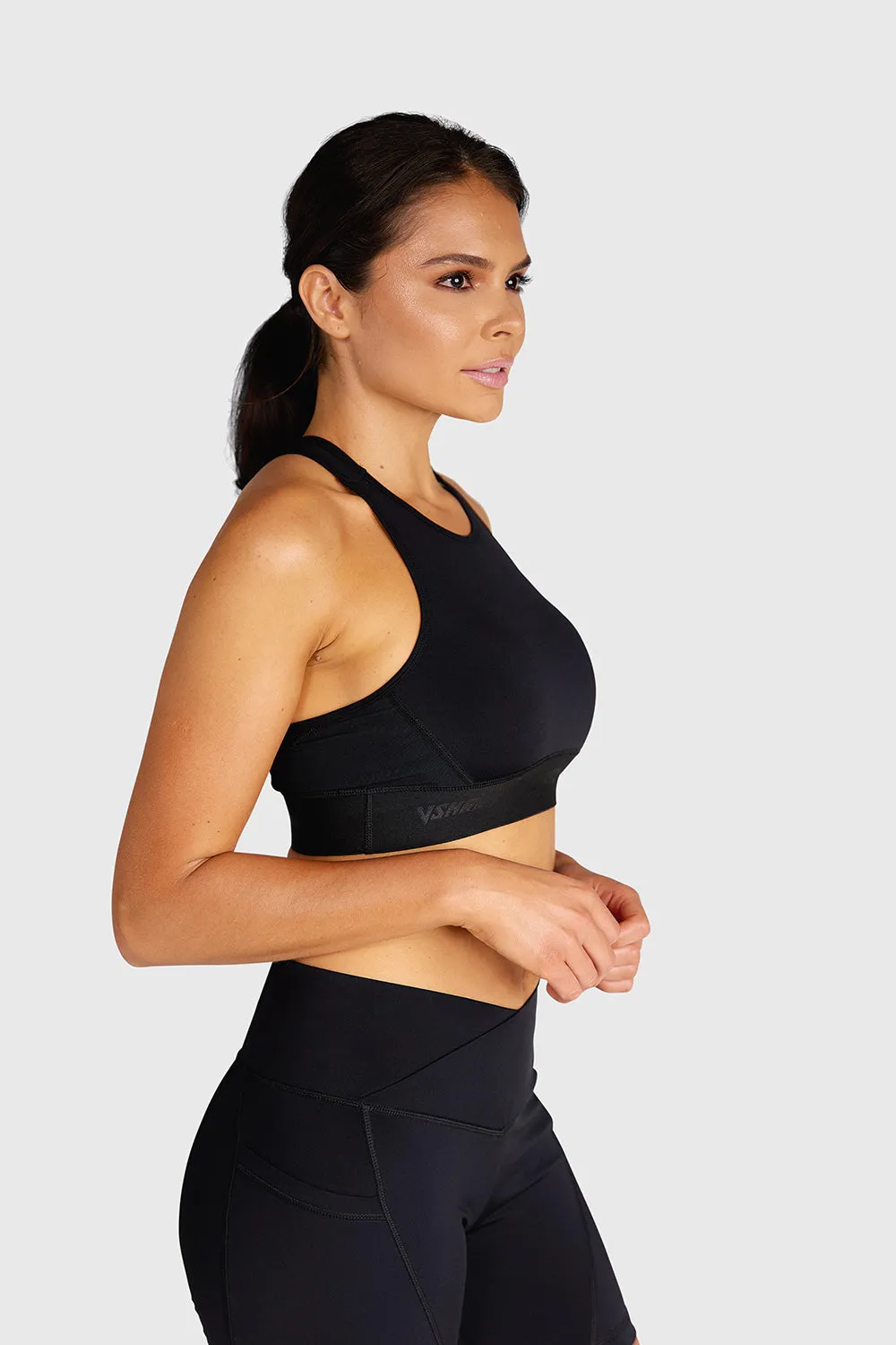 ESSENTIAL HIGH NECK SPORTS BRA