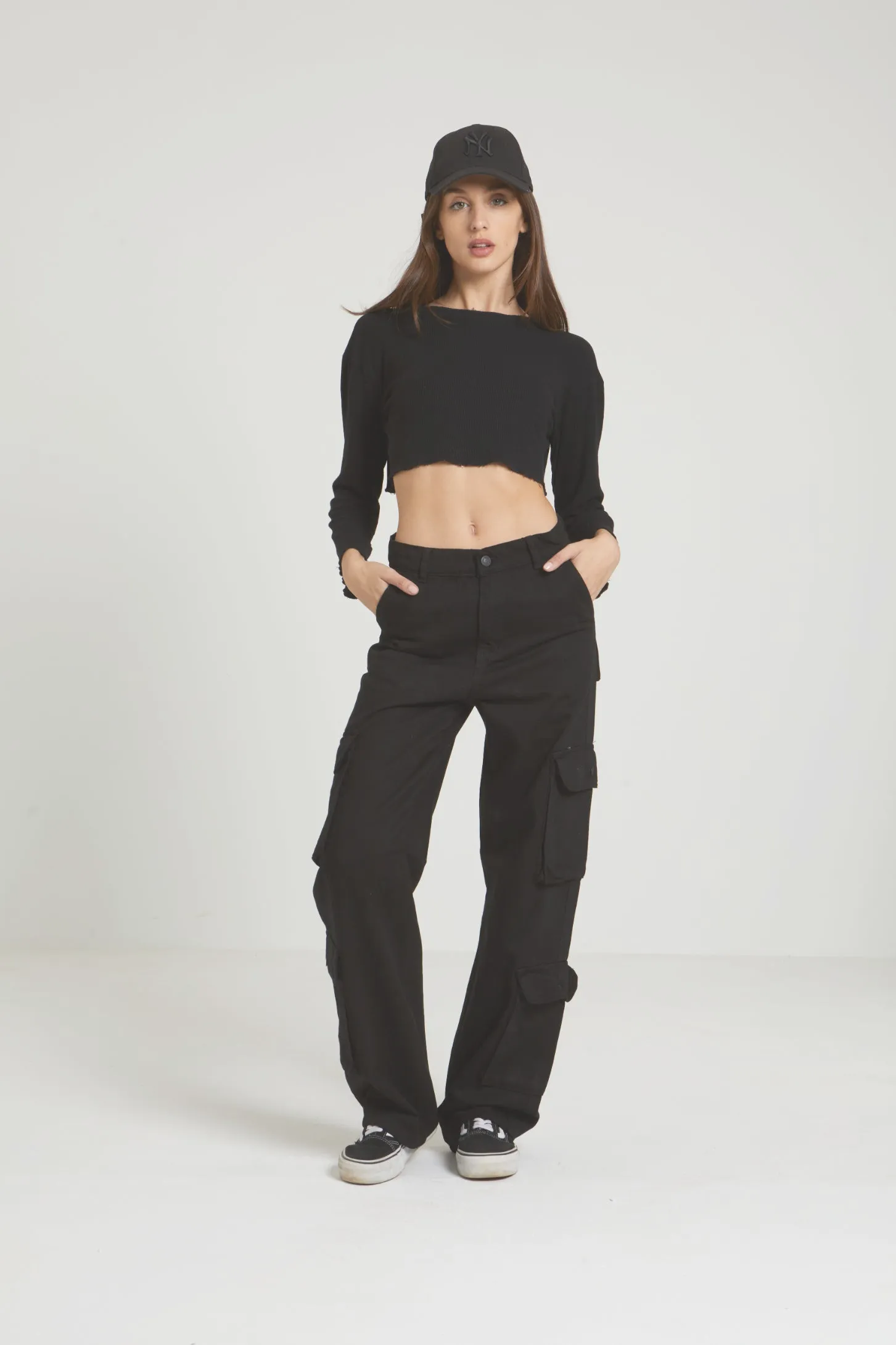 MID RISE CARGO PANTS - BLACK